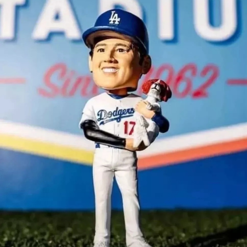 2024 LOS ANGELES DODGERS SHOHEI OHTANI & DECOY BOBBLEHEAD SGA 8/28/24